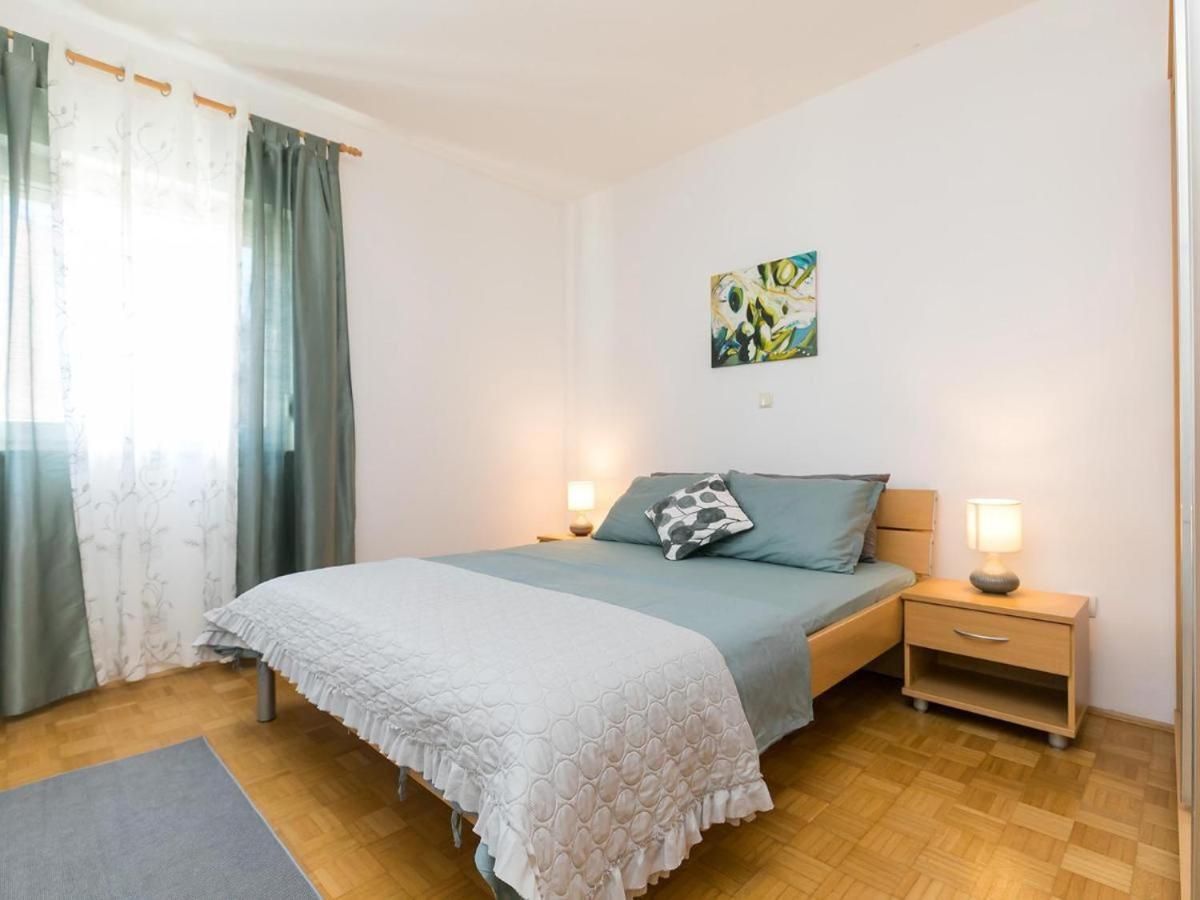 Apartment Dijana *