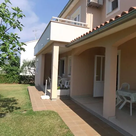 Villa Dijana Porec Exterior photo